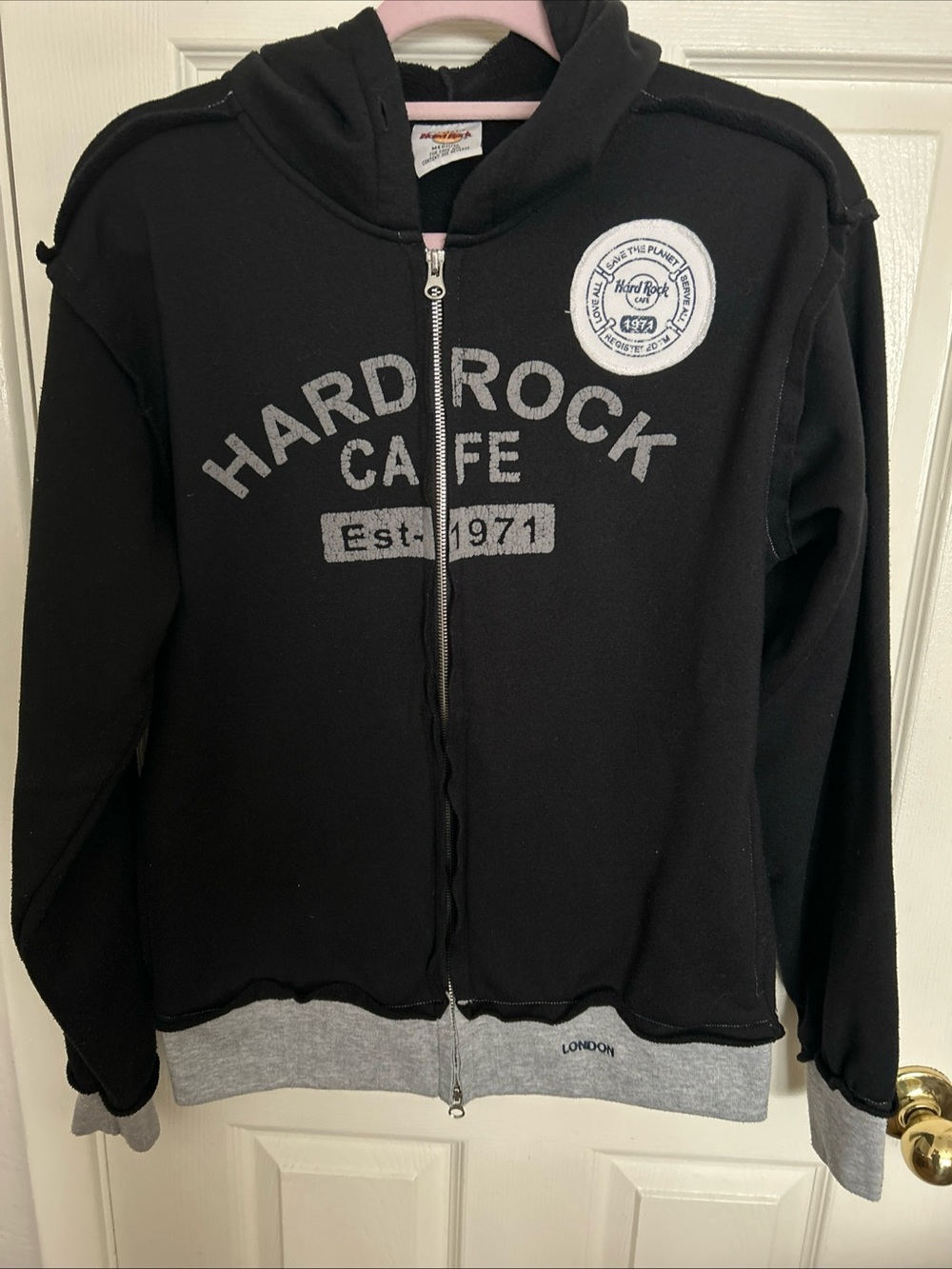 Hard Rock Cafe Black Hoodie 2010 Full Zip with Logo & Patch Size Medium